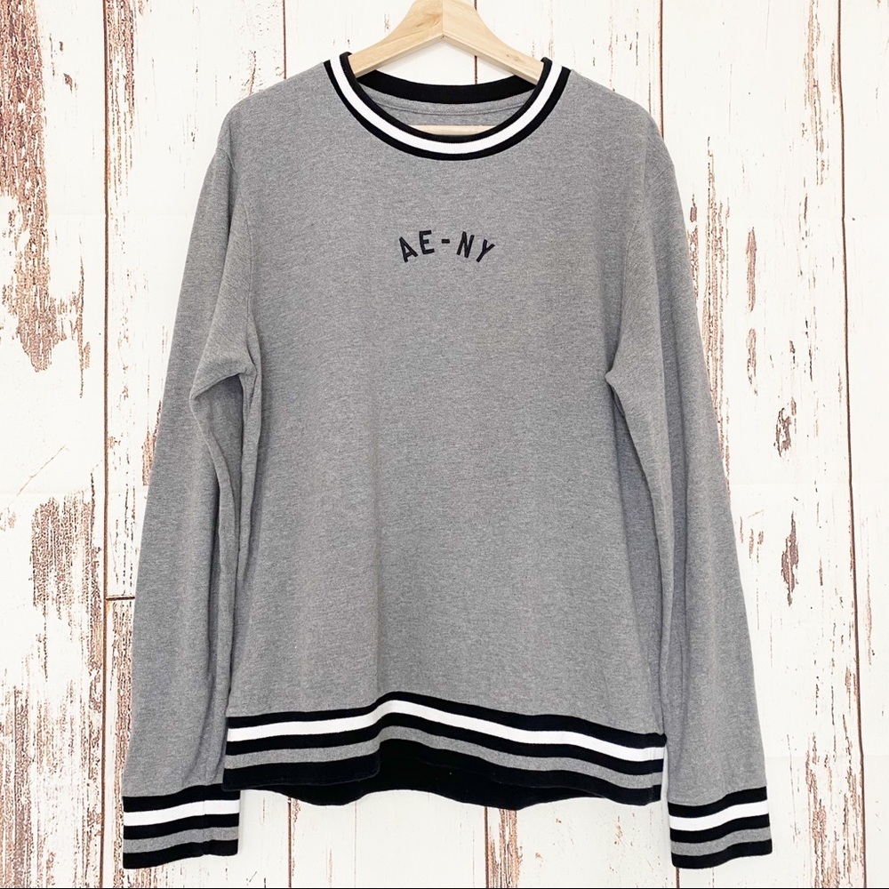 American Eagle Outfitters AEO Gray Stripe Crew Neck Long Sleeves Shirt M